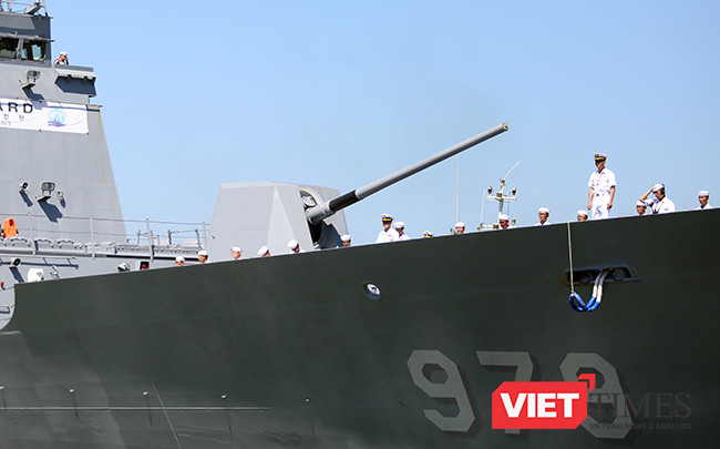 Hệ thống pháo hạm được trang bị tại mũi tàu