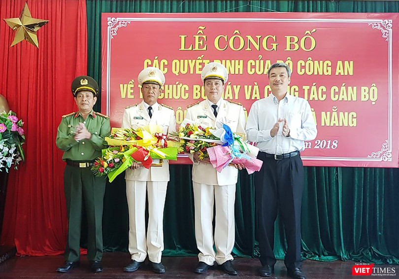 Sáng 21/8, Giám đốc Công an TP Đà Nẵng đã công bố các quyết định của Bộ trưởng Bộ Công an về việc bổ nhiệm hai lãnh đạo Cảnh sát PCCC TP Đà Nẵng giữ chức vụ Phó Giám đốc Công an TP Đà Nẵng. Đồng thời cơ cấu lại tổ chức bộ máy Công an TP Đà Nẵng theo mô h