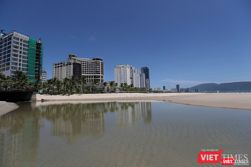 Cống xả tại khu vực bãi biển Sao Biển (quận Ngũ Hành Sơn) - một điển hình đang đầu độc biển Đà Nẵng