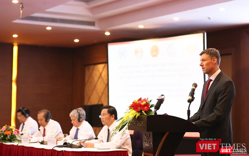 Diễn đàn có sự tham dự và chỉ đạo trực tiếp của Phó Thủ tướng Thường trực Chính phủ Trương Hòa Bình cùng đại diện Hội đồng Dân tộc của Quốc hội, Ủy ban Dân tộc, UBND tỉnh Quảng Nam và gần 400 đại biểu là lãnh đạo các bộ, ngành, địa phương; các doanh nghiệp, nhà khoa học; các tổ chức quốc tế, đại sứ quán... Diễn đàn có sự tham dự và chỉ đạo trực tiếp của Phó Thủ tướng Thường trực Chính phủ Trương Hòa Bình cùng đại diện Hội đồng Dân tộc của Quốc hội, Ủy ban Dân tộc, UBND tỉnh Quảng Nam và gần 400 đại biểu là lãnh đạo các bộ, ngành, địa phương; các doanh nghiệp, nhà khoa học; các tổ chức quốc tế, đại sứ quán...