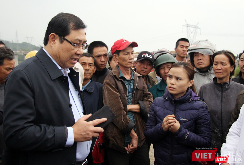Ông Huỳnh Đức Thơ, Chủ tịch UBND TP Đà Nẵng có mặt ngay tại hiện trường để chỉ đạo khắc phục hậu quả