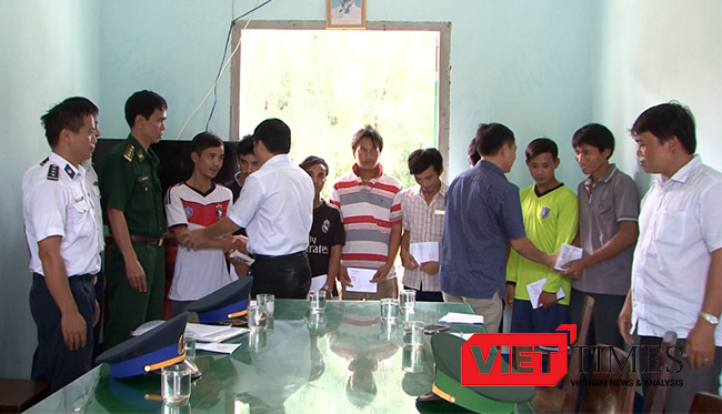 Tàu cá vỏ thép, bỏ mạng trên biển, ngư dân, Bình Định, BĐ 99939TS, sóng đánh chìm, VietTimes