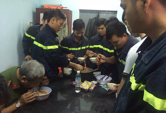 Thắt lòng, bức ảnh, rốn lũ, Bình Định, thiệt hại, mưa lũ, ngập chìm, VietTimes