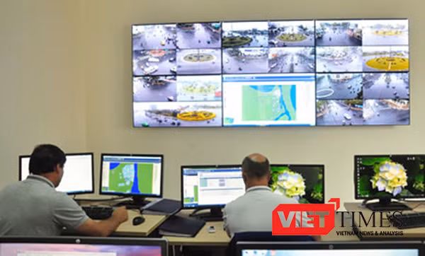 Sáng nay (1/11), lực lượng chức năng Đà Nẵng chính thức xử phạt các hành vi vi phạm các quy định về an toàn giao thông qua camera giám sát.