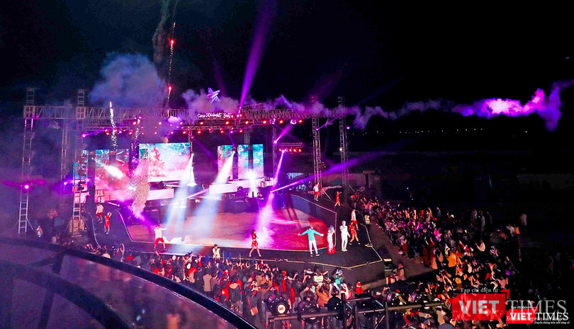 Liên tiếp các sự kiện giải trí lớn diễn ra trên địa bàn Đà Nẵng đã góp phần thu hút du khách đến với TP này trong dịp Noel và Tết Dương lịch