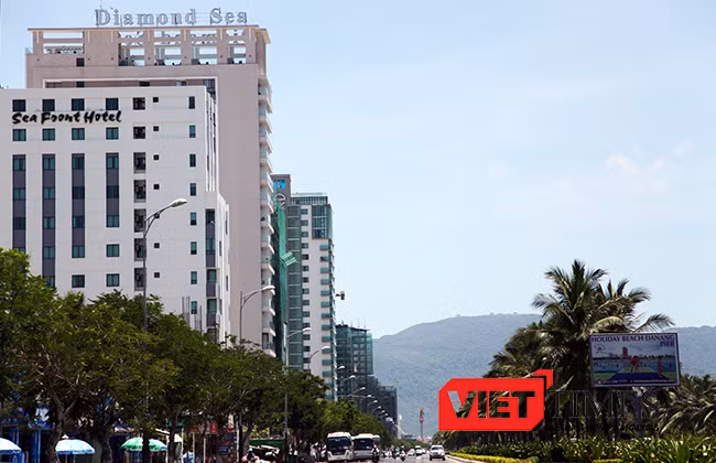 Trong năm 2015, Đà Nẵng đã chứng kiến sự ra đời của 73 khách sạn hạng từ 3 đến 5 sao với 8.485 phòng