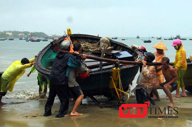 Đà Nẵng, bão số 4, ngập, đổ bộ, áp thấp, tàu thuyền, VietTimes