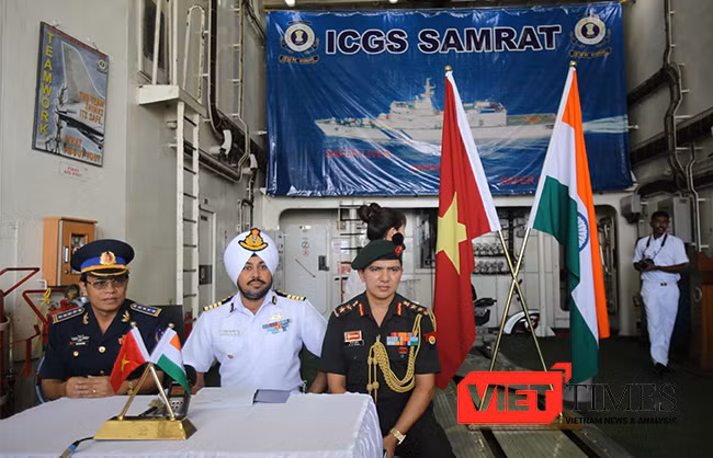 cảnh sát biển, tuần tra bờ biển, Ấn Độ, đến Đà Nẵng, máy bay, chiến hạm, khu trục, VietTimes