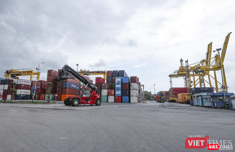 Một góc dịch vụ logistic tại cảng Đà Nẵng Một góc dịch vụ logistic tại cảng Đà Nẵng