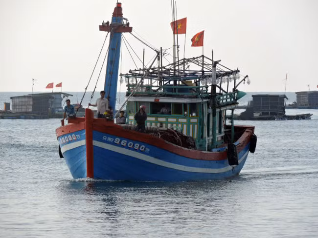 Ngư dân, Lý Sơn, khai tàu, mở biển đầu năm, VietTimes, Quảng Ngãi, ngư trường, tàu cá