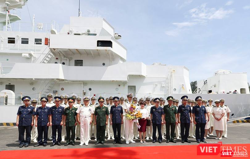 Chụp ảnh lưu niệm