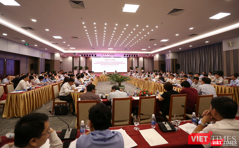 Sự kiện do Văn phòng Quốc hội tổ chức, dưới dự chủ trì của Tổng Thư ký Quốc hội, Chủ nhiệm Văn phòng Quốc hội Nguyễn Hạnh Phúc, cùng sự tham dự của đại diện của Văn phòng đại biểu Quốc hội, Văn phòng HĐND và Văn phòng UBND các tỉnh, thành phố tại khu vực miền Trung-Tây nguyên. Sự kiện do Văn phòng Quốc hội tổ chức, dưới dự chủ trì của Tổng Thư ký Quốc hội, Chủ nhiệm Văn phòng Quốc hội Nguyễn Hạnh Phúc, cùng sự tham dự của đại diện của Văn phòng đại biểu Quốc hội, Văn phòng HĐND và Văn phòng UBND các tỉnh, thành phố tại khu vực miền Trung-Tây nguyên.