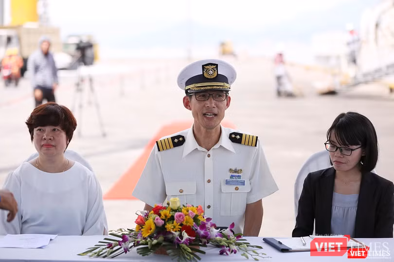 Họp báo nhanh trong khuôn khổ sự kiện tàu đến Đà Nẵng Họp báo nhanh trong khuôn khổ sự kiện tàu đến Đà Nẵng