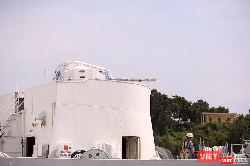 Cận cảnh pháo hạm Cận cảnh pháo hạm