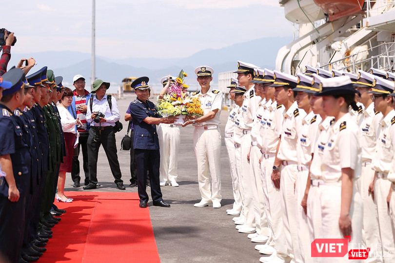 Lễ đón được tiến hành tại Cảng Tiên Sa
