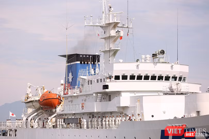 Hệ thống radar và thiết bị hàng hải hiện đại Hệ thống radar và thiết bị hàng hải hiện đại