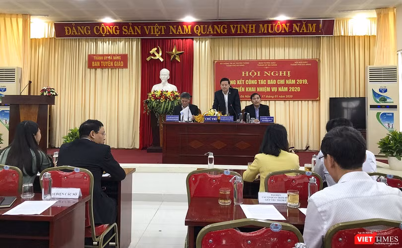 Ông Trần Đình Hồng - Trưởng Ban Tuyên giáo Thành ủy Đà Nẵng phát biểu tại hội nghị Tổng kết công tác báo chí năm 2019 và triển khai nhiệm vụ năm 2020