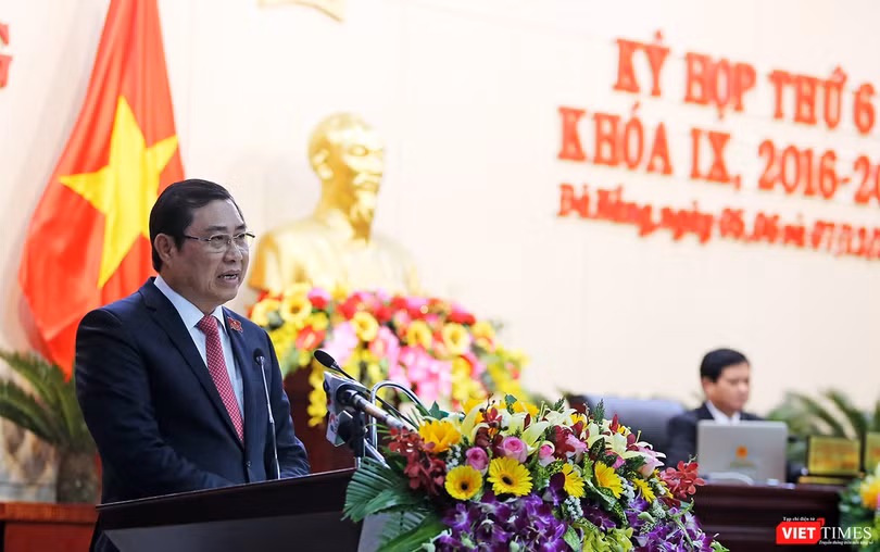 Chủ tịch UBND TP Đà Nẵng Huỳnh Đức Thơ cho rằng các vấn đề ở Sơn Trà đừng để gây rắc rối đời sống chính trị của Đà Nẵng!