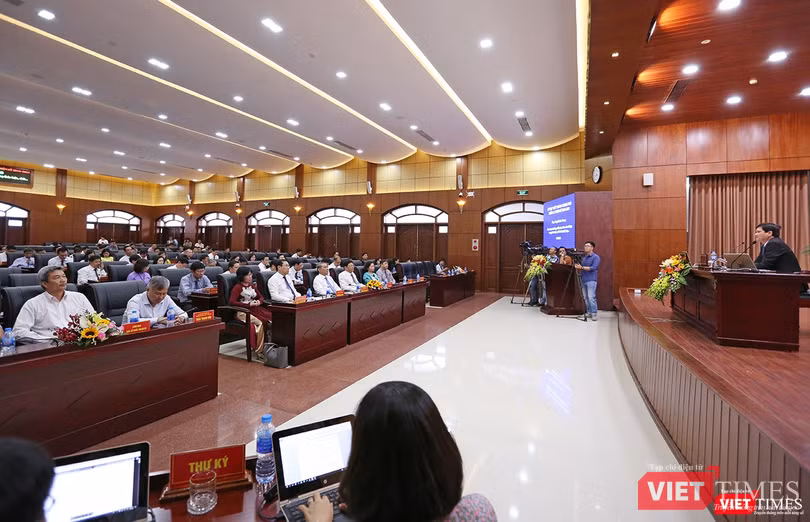 Và điều hành phiên họp