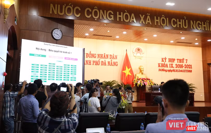 Phiên họp thu hút sự quan tâm đặc biệt của báo giới