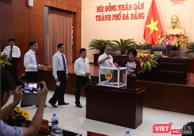 Lần lượt đến các đại biểu