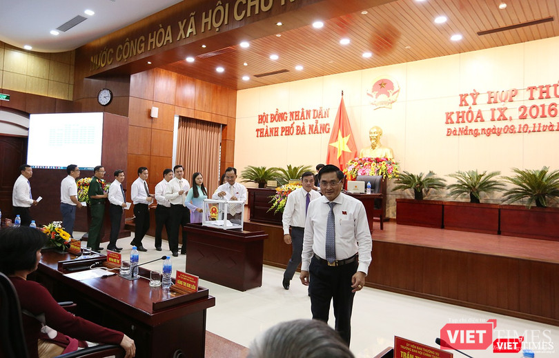 Công tác bỏ phiếu đối với chức danh Chủ tịch HĐND TP Đà Nẵng được tiến hành