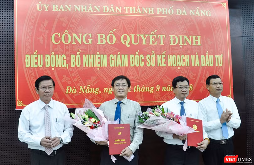 Sáng 14/9, Ban Tổ chức Thành ủy Đà Nẵng đã công bố quyết định của Thành ủy Đà Nẵng điều động và bổ nhiệm ông Trần Văn Sơn, Giám đốc Sở KH-ĐT TP Đà Nẵng sang giữ chức Phó Ban Nội chính Thành ủy. 