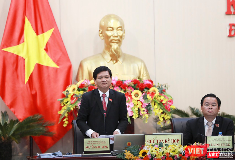 Theo ông Nguyễn Nho Trung, Chủ tịch HĐND TP.Đà Nẵng, không ai có thể can thiệp vào chính quyền TP.Đà Nẵng, và cũng không ai có thể đứng trên pháp luật. Theo ông Nguyễn Nho Trung, Chủ tịch HĐND TP.Đà Nẵng, không ai có thể can thiệp vào chính quyền TP.Đà Nẵng, và cũng không ai có thể đứng trên pháp luật.