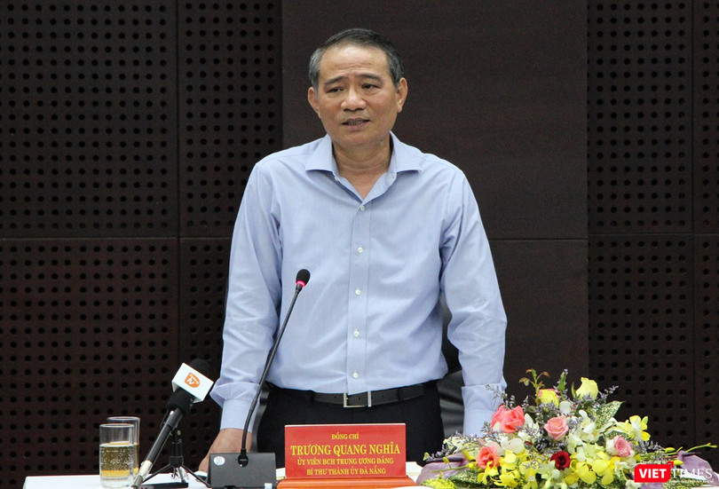 Bí thư Đà Nẵng Trương Quang Nghĩa cho rằng, việc tổ đầu tư 2 nút giao thông được Ban Thường vụ rất đồng tình nhưng cần giải pháp giao thông tồng thể trước, không nên như nước chảy không được chỗ này thì chỗ khác.