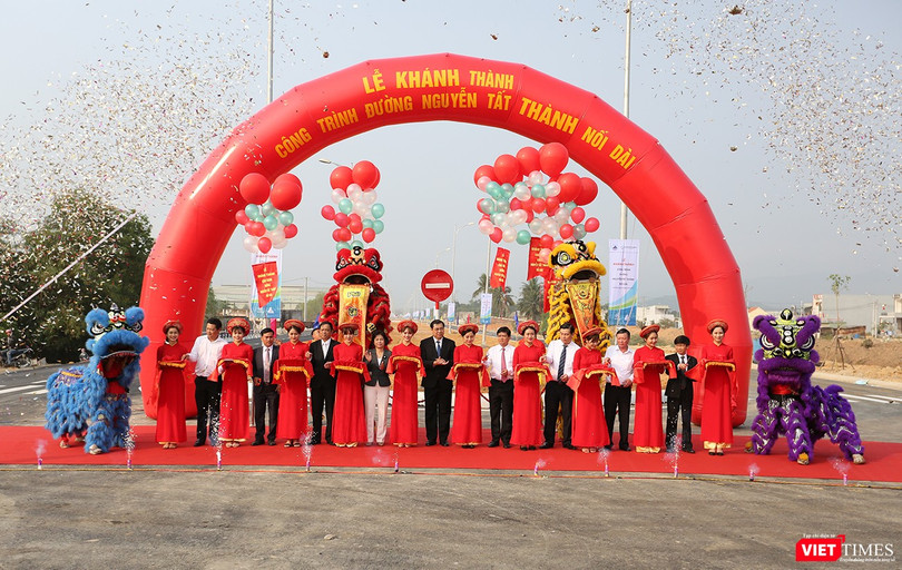 Sáng 29/03, nhân kỷ niệm 43 năm ngày Giải phóng TP Đà Nẵng, UBND TP.Đà Nẵng đã chính thức khánh thành tuyến đường Nguyễn Tất Thành nối dài. 