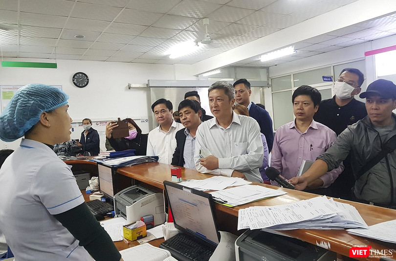  Thứ trưởng Bộ Y tế Nguyễn Trường Sơn và đoàn công tác của Bộ Y tế đã có chuyến thị sát và kiểm tra kiểm tra công tác phòng chống bệnh viêm phổi cấp do virus corona tại Đà Nẵng