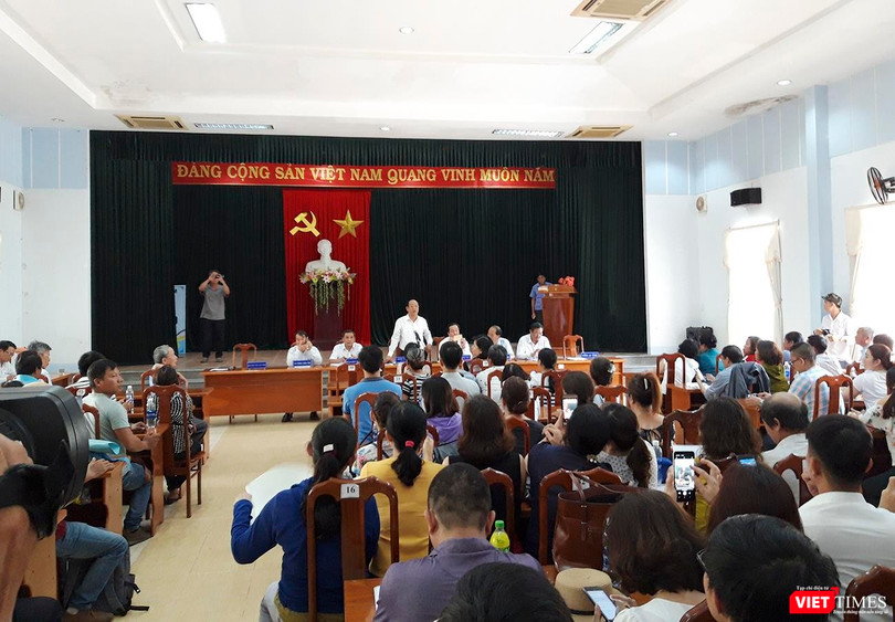 Sáng 9/4, ông Đinh Văn Thu - Chủ tịch UBND tỉnh Quảng Nam đã tiếp và ghi nhận các đề đạt của hàng trăm khách hàng liên quan đến vụ "bẻ kèo" giữa Bách Đạt An và Hoàng Nhất Nam.