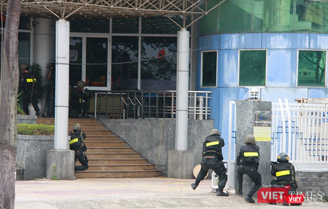 Hơn 2.000 cảnh sát diễn tập chống khủng bố bảo vệ APEC tại Đà Nẵng ảnh 22