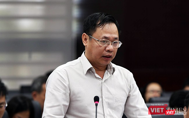 ông Vũ Quang Hùng, Giám đốc Sở Xây dựng TP Đà Nẵng trả lời câu hỏi liên quan đến sai phạm của Tổ hợp khách sạn Mường Thanh và căn hộ cao cấp Sơn Trà