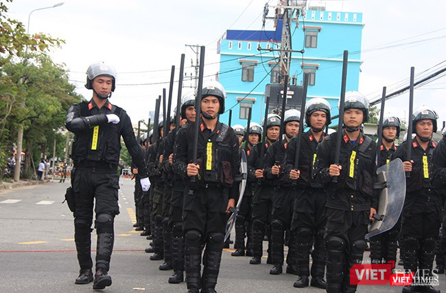 Hơn 2.000 cảnh sát diễn tập chống khủng bố bảo vệ APEC tại Đà Nẵng ảnh 11