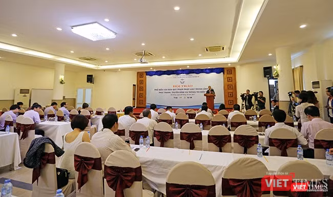 Sáng 26/10, tại Đà Nẵng, Cục Phát thanh, truyền hình-Thông tin điện tử đã tổ chức Hội thảo Phổ biến văn bản pháp luật trong lĩnh vực phát thanh, truyền hình và thông tin điện tử.