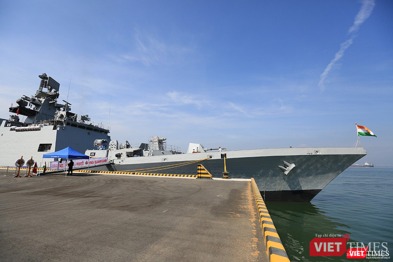 Cận cảnh chiến hạm INS Sahyadri (F-49) của Hải quân Ấn Độ tại Đà Nẵng ảnh 2