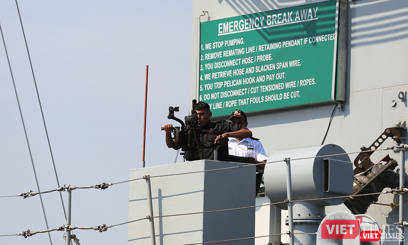 Sức mạnh của tàu hộ vệ tên lửa INS Kamorta và “siêu hậu cần” INS Shakti-Hải quân Ấn Độ ở Đà Nẵng ảnh 24