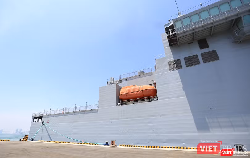 Sức mạnh của tàu hộ vệ tên lửa INS Kamorta và “siêu hậu cần” INS Shakti-Hải quân Ấn Độ ở Đà Nẵng ảnh 30