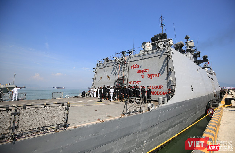 Cận cảnh chiến hạm INS Sahyadri (F-49) của Hải quân Ấn Độ tại Đà Nẵng ảnh 10