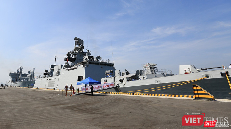 Cận cảnh chiến hạm INS Sahyadri (F-49) của Hải quân Ấn Độ tại Đà Nẵng ảnh 3