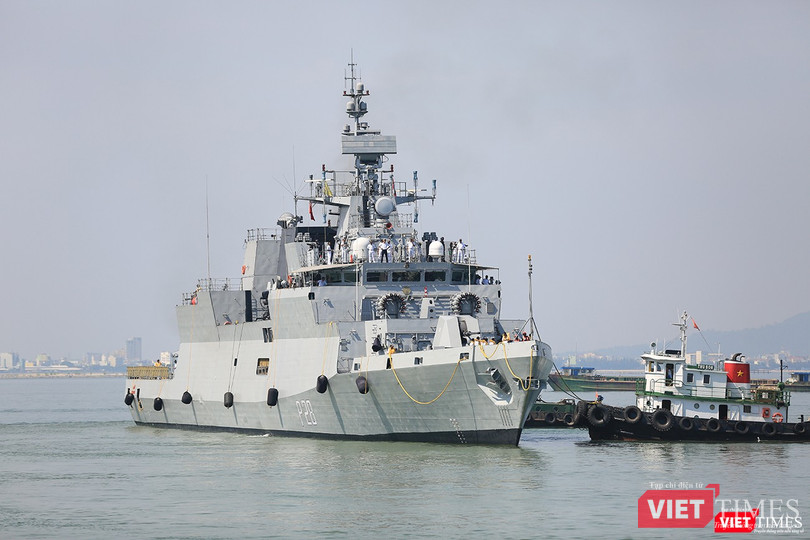 Sức mạnh của tàu hộ vệ tên lửa INS Kamorta và “siêu hậu cần” INS Shakti-Hải quân Ấn Độ ở Đà Nẵng ảnh 4