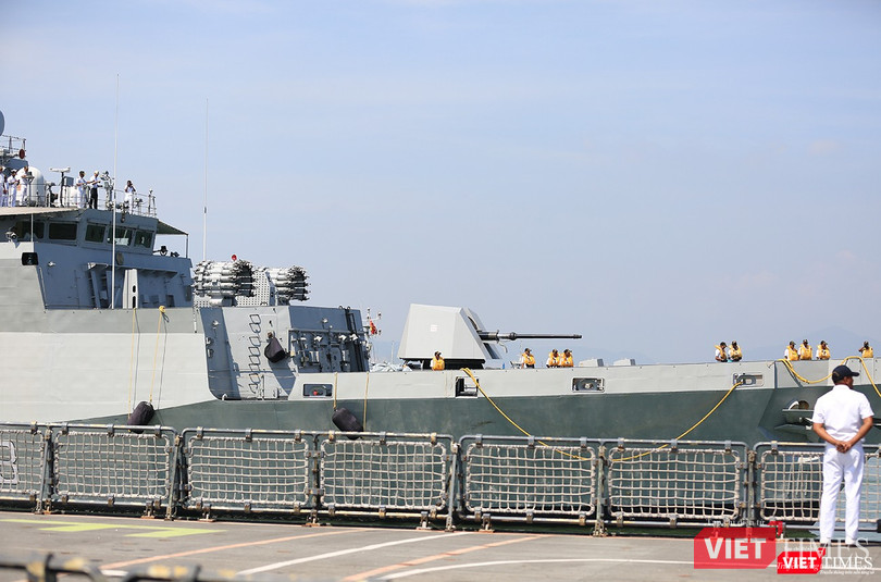 Sức mạnh của tàu hộ vệ tên lửa INS Kamorta và “siêu hậu cần” INS Shakti-Hải quân Ấn Độ ở Đà Nẵng ảnh 8