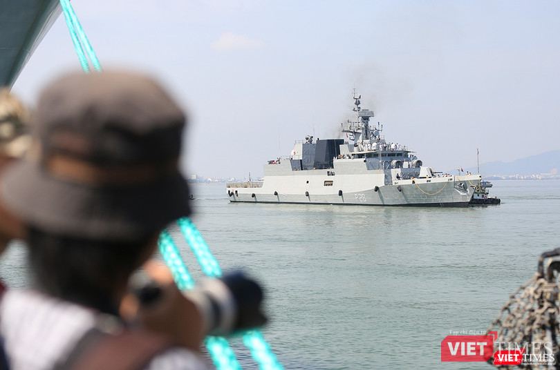 Sức mạnh của tàu hộ vệ tên lửa INS Kamorta và “siêu hậu cần” INS Shakti-Hải quân Ấn Độ ở Đà Nẵng ảnh 5