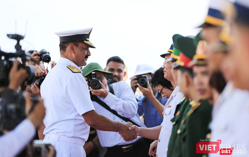 Đội tàu Hải quân Ấn Độ và gần 1.000 binh sĩ cập cảng Đà Nẵng ảnh 2