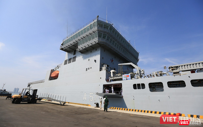 Sức mạnh của tàu hộ vệ tên lửa INS Kamorta và “siêu hậu cần” INS Shakti-Hải quân Ấn Độ ở Đà Nẵng ảnh 20