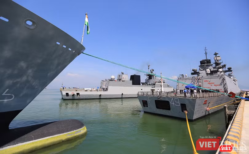 Cận cảnh chiến hạm INS Sahyadri (F-49) của Hải quân Ấn Độ tại Đà Nẵng ảnh 16