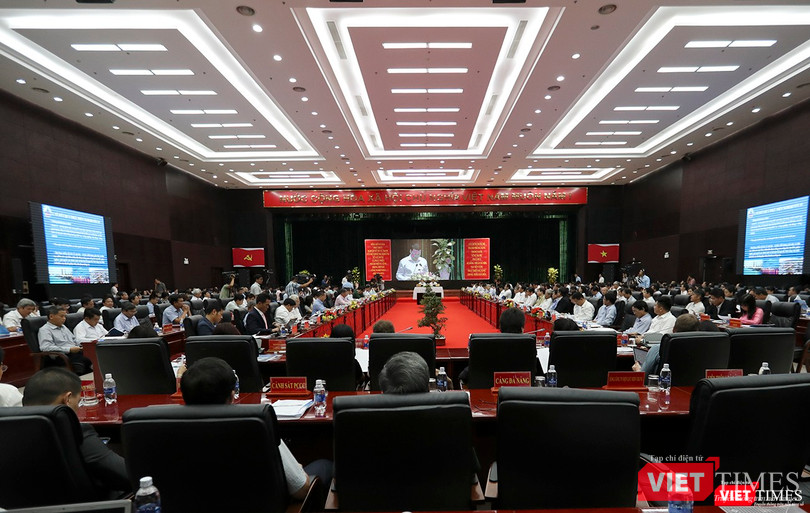 Toàn cảnh Hội thảo Xây dựng và phát triển TP Đà Nẵng trong thời kỳ công nghiệp hóa - hiện đại hóa đất nước. Toàn cảnh Hội thảo Xây dựng và phát triển TP Đà Nẵng trong thời kỳ công nghiệp hóa - hiện đại hóa đất nước.