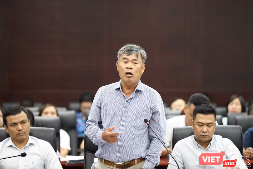 Ông Trần Trà-Chủ tịch Chi hội Hướng dẫn viên du lịch TP Đà Nẵng cho biết, hiện tại có tình trạng người Trung Quốc núp bóng công ty lữ hành để khai thác thị trường khách Trung Quốc nên dẫn đến không dùng hướng dẫn viên nội địa như HDV Đông đã nói.