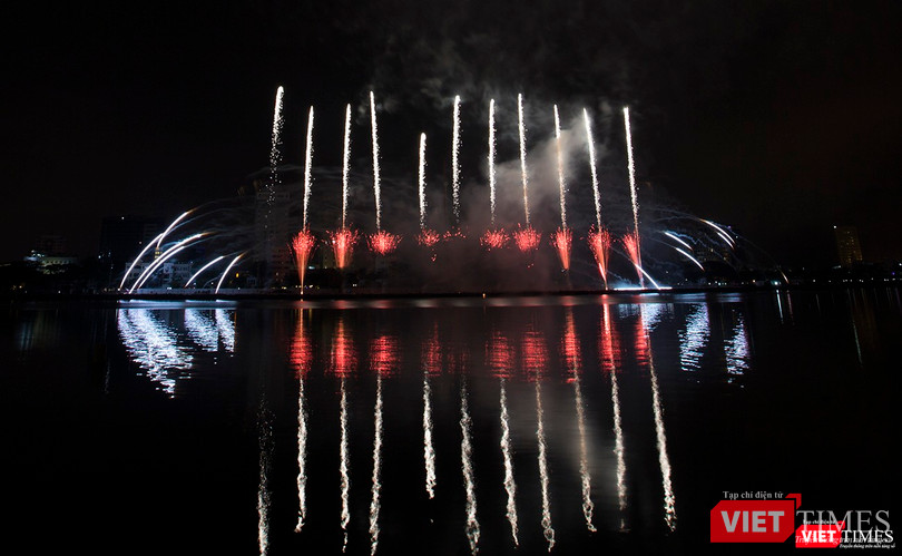 Pháo hoa Đà Nẵng 2018: Mãn nhãn “Bức họa Huyền thoại của những cây cầu” ảnh 24